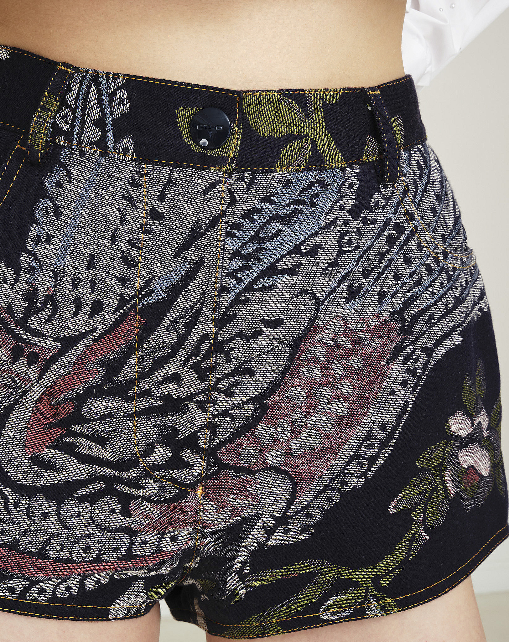 Etro - Embroidered Higt Rise Blue Denim Shorts IT44